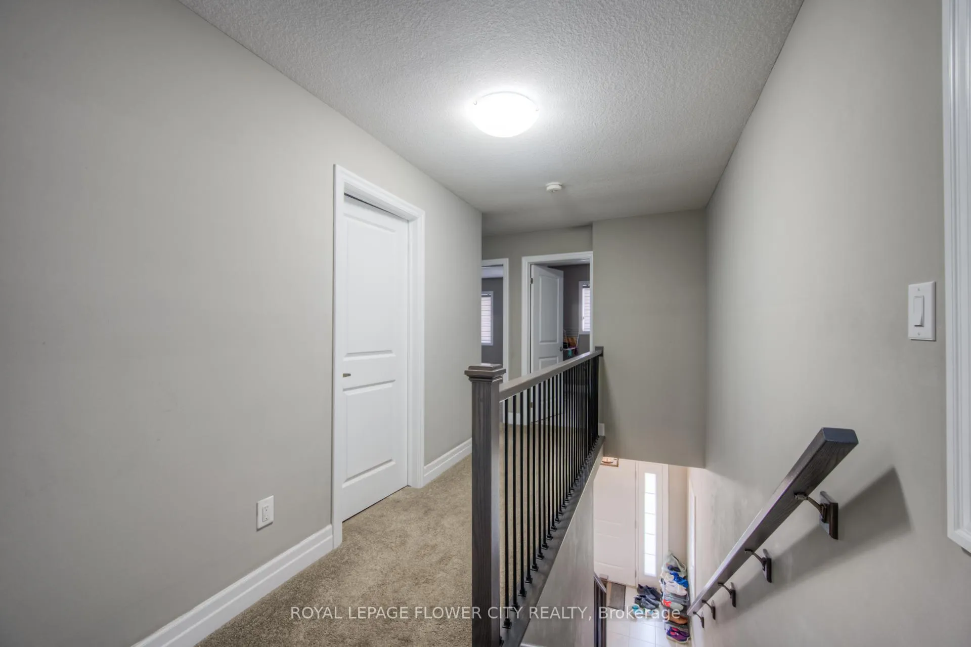 Photo 20 of 43 Pondcliffe Drive, Kitchener — HOMEH