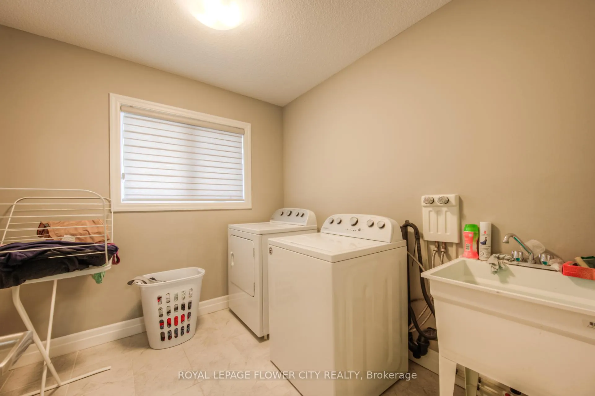 Photo 27 of 43 Pondcliffe Drive, Kitchener — HOMEH