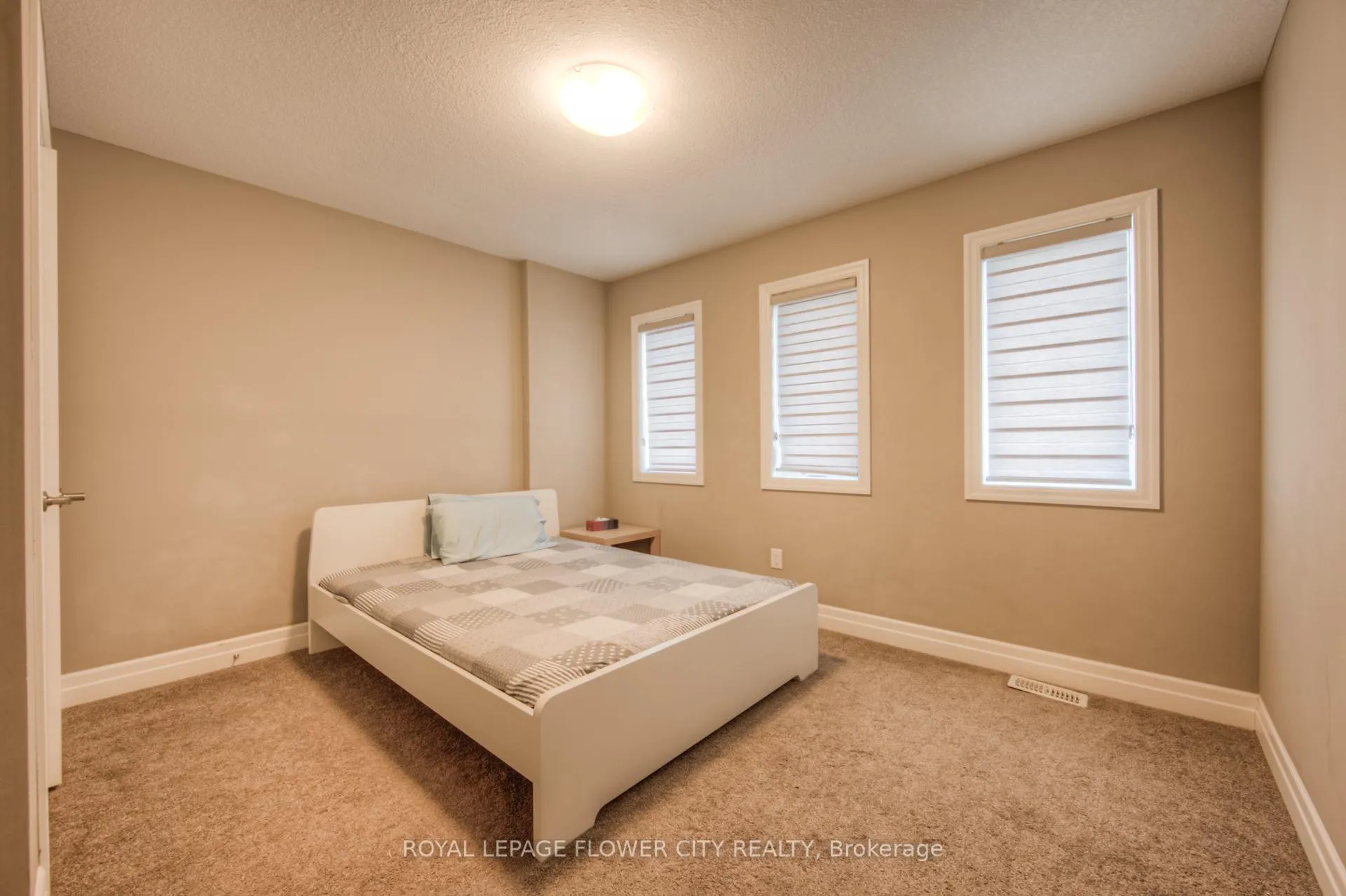 Photo 28 of 43 Pondcliffe Drive, Kitchener — HOMEH