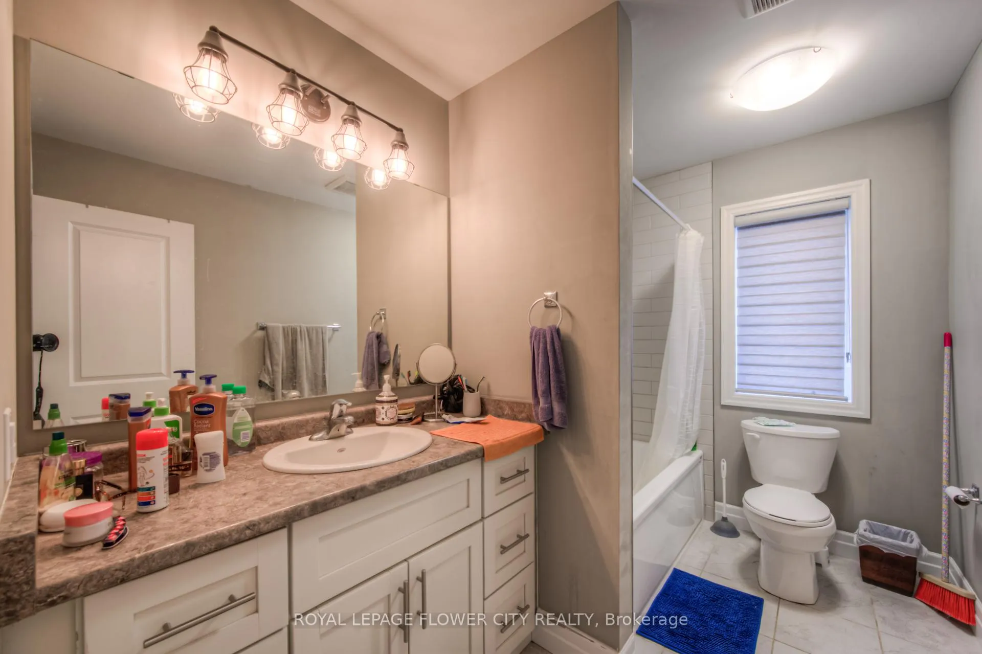 Photo 29 of 43 Pondcliffe Drive, Kitchener — HOMEH