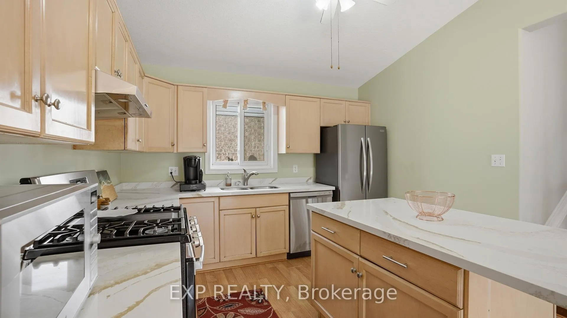 Photo 7 of 8195 Woodsview Crescent, Niagara Falls, Ascot — HOMEH