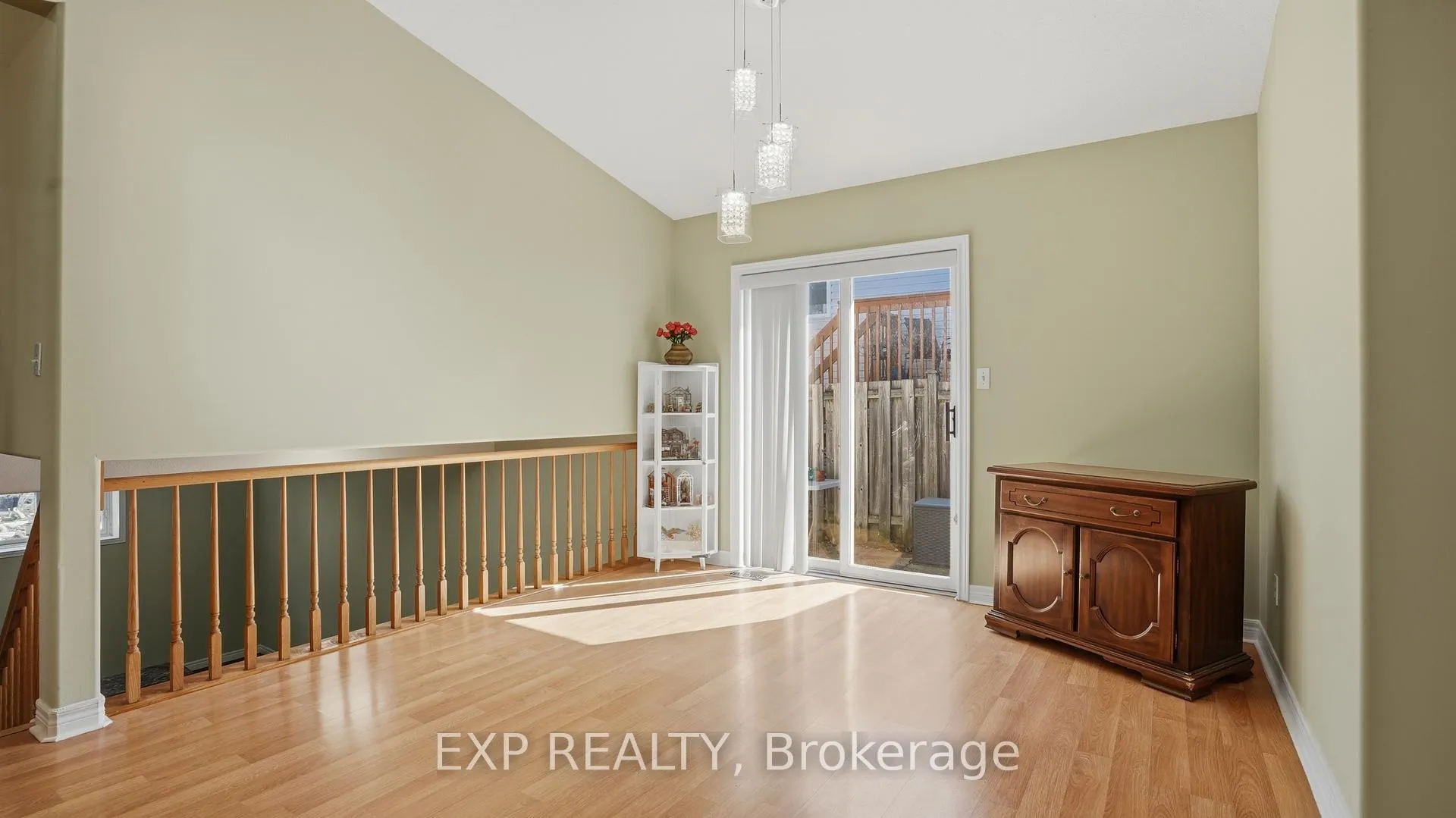 Photo 11 of 8195 Woodsview Crescent, Niagara Falls, Ascot — HOMEH