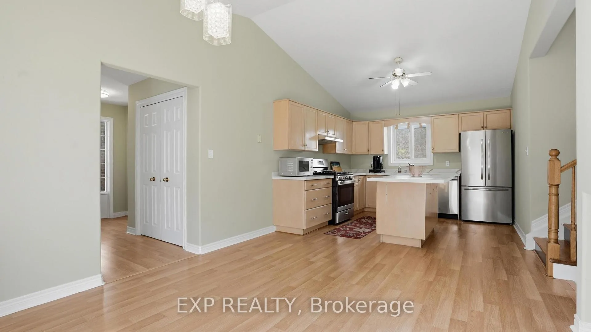 Photo 14 of 8195 Woodsview Crescent, Niagara Falls, Ascot — HOMEH