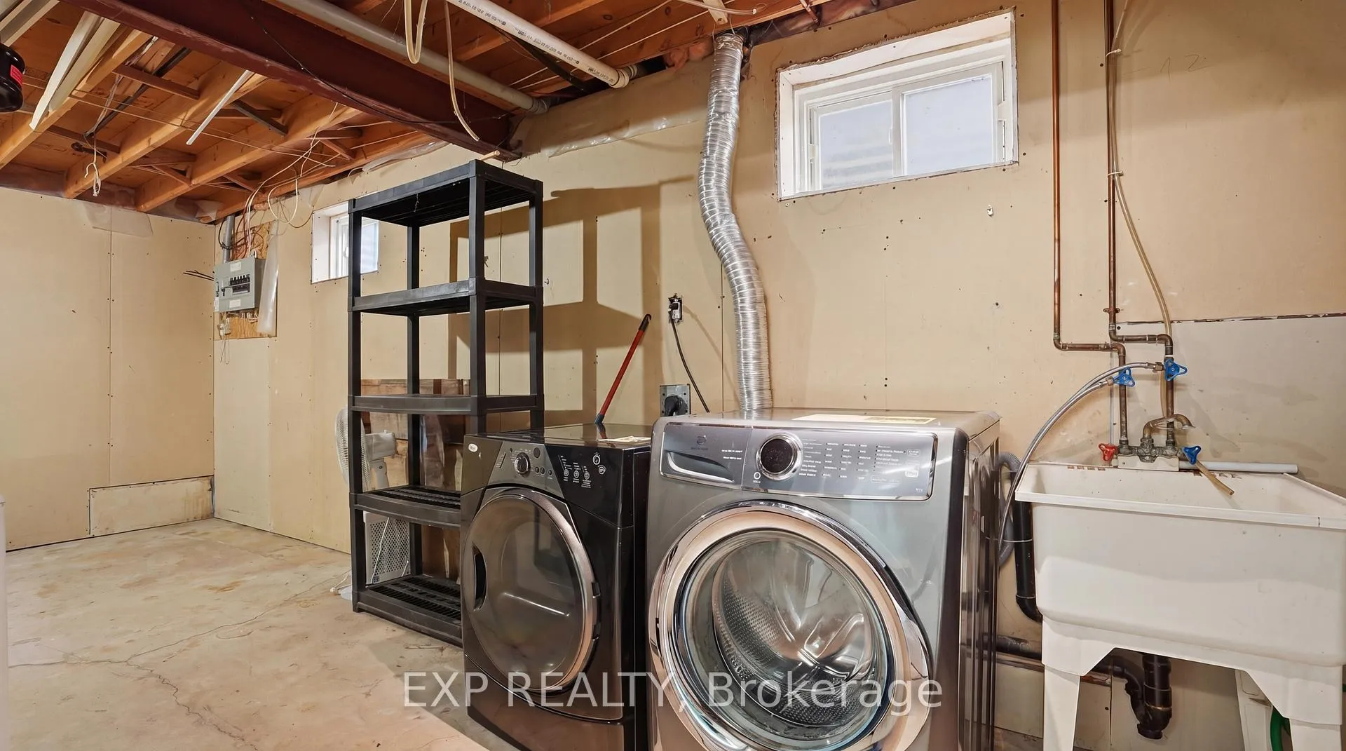Photo 33 of 8195 Woodsview Crescent, Niagara Falls, Ascot — HOMEH