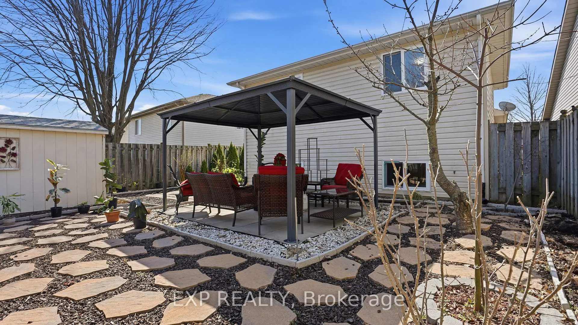 Photo 37 of 8195 Woodsview Crescent, Niagara Falls, Ascot — HOMEH