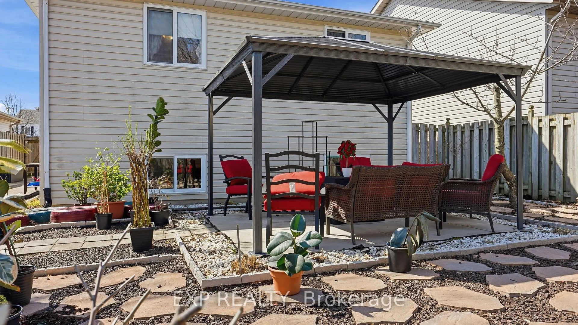 Photo 38 of 8195 Woodsview Crescent, Niagara Falls, Ascot — HOMEH