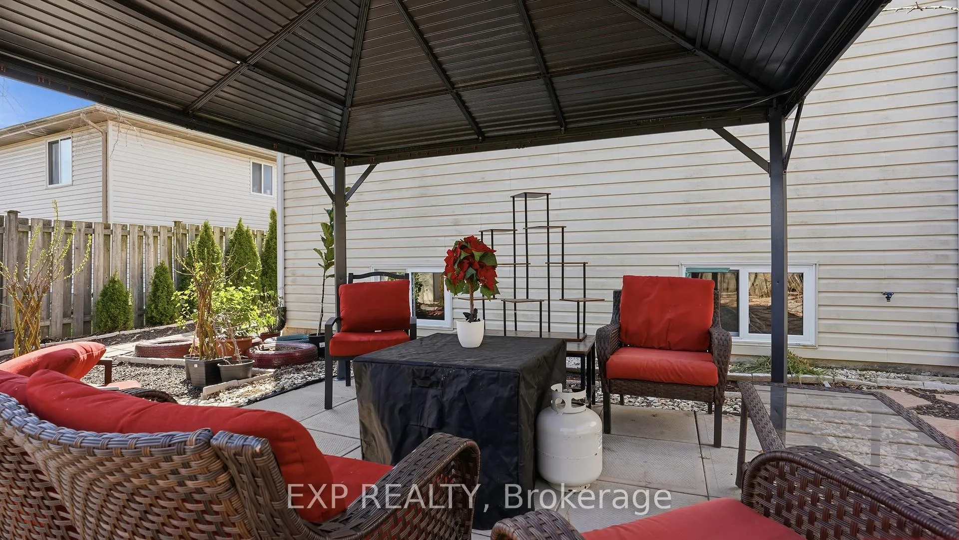 Photo 39 of 8195 Woodsview Crescent, Niagara Falls, Ascot — HOMEH