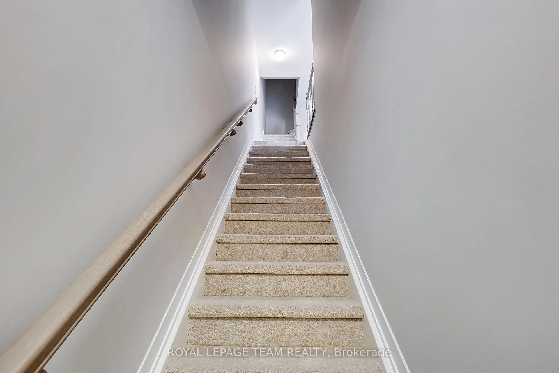 Photo 2 of 904 Parnian Private, Ottawa, Barrhaven - Half Moon Bay — HOMEH