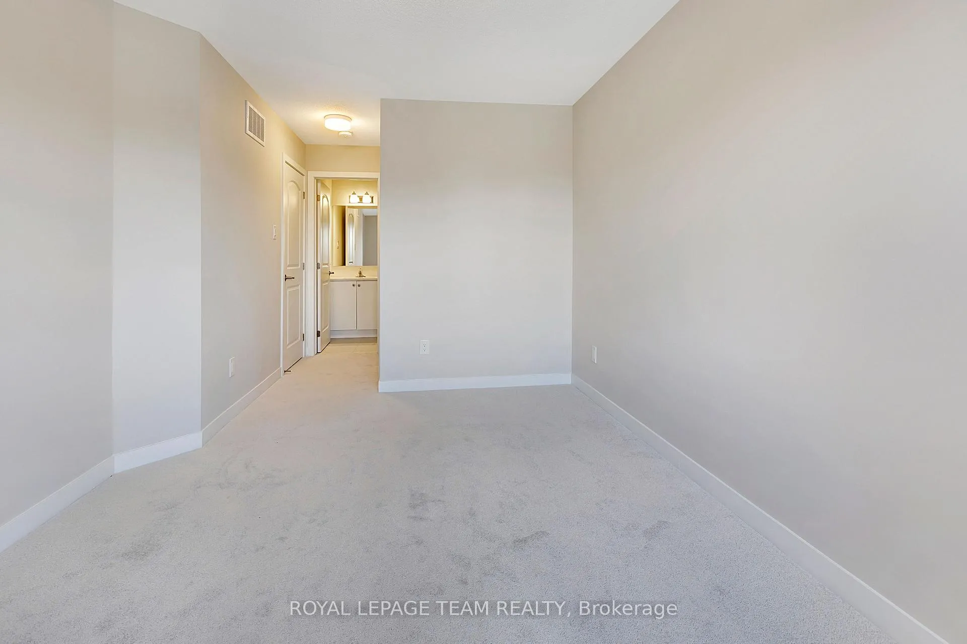 Photo 10 of 904 Parnian Private, Ottawa, Barrhaven - Half Moon Bay — HOMEH