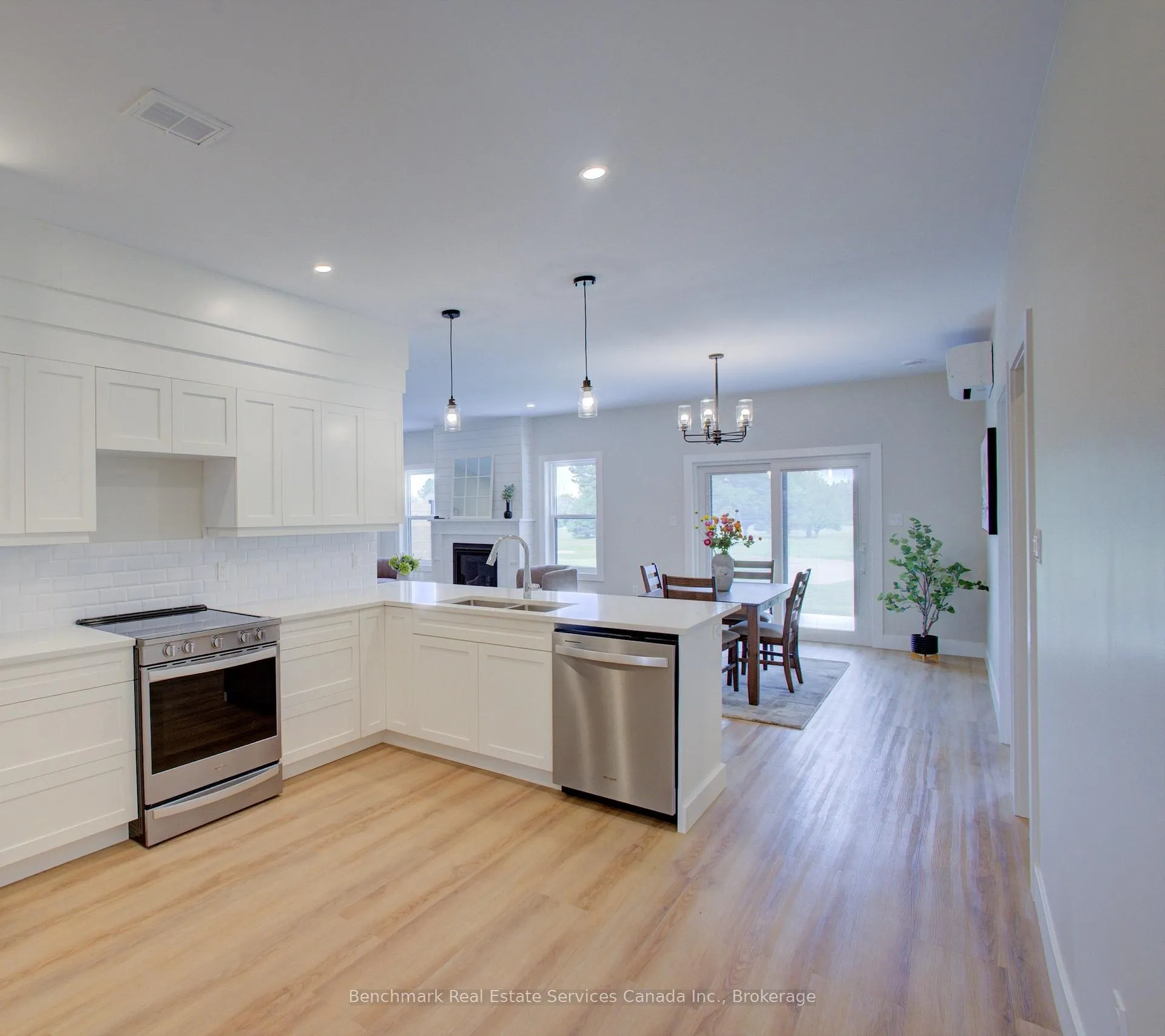 Photo 3 of Unit 54, 1182 Queen Street, Kincardine — HOMEH