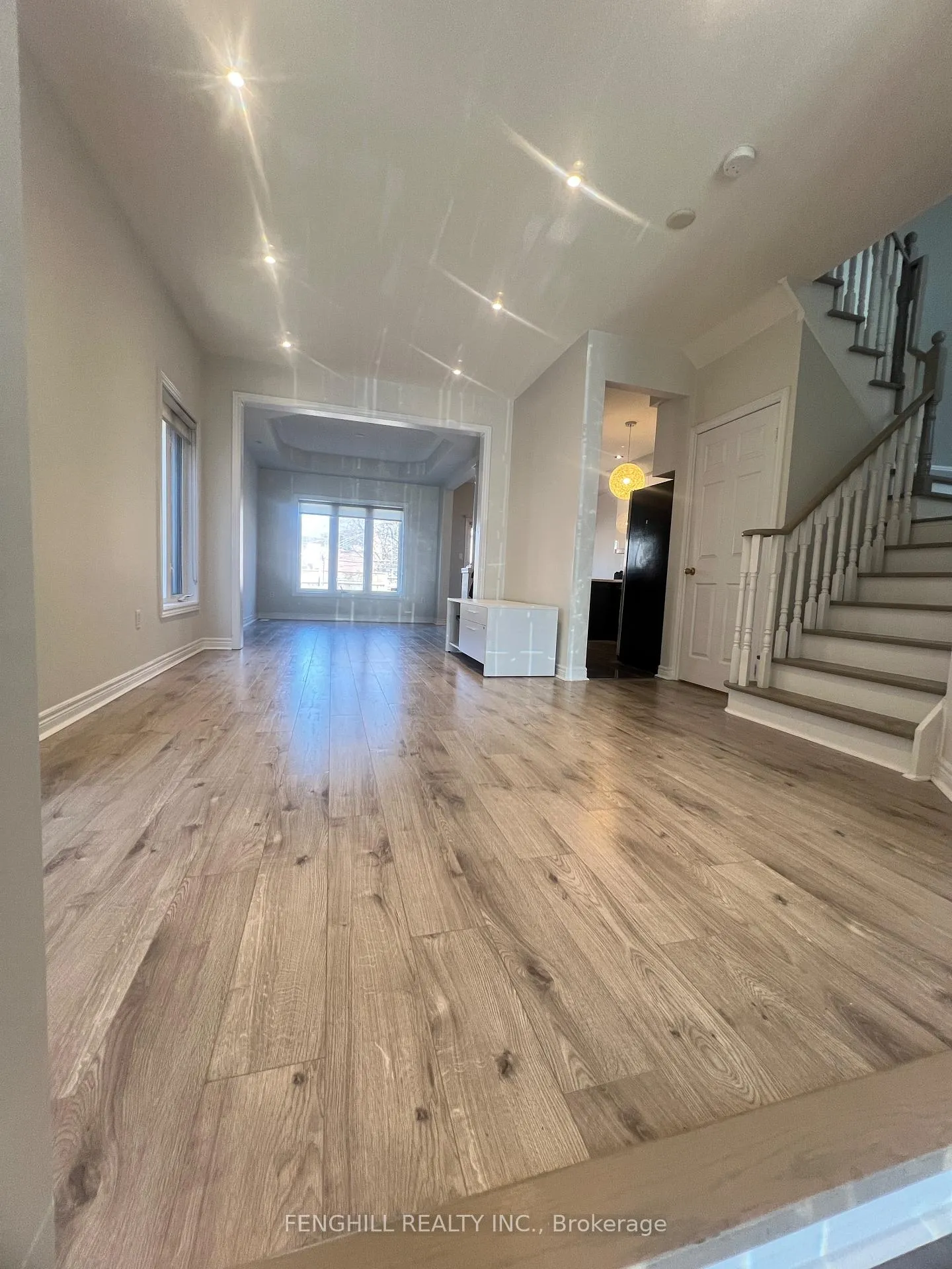 Photo 3 of 78 Autumn Hill Boulevard, Vaughan, Patterson — HOMEH