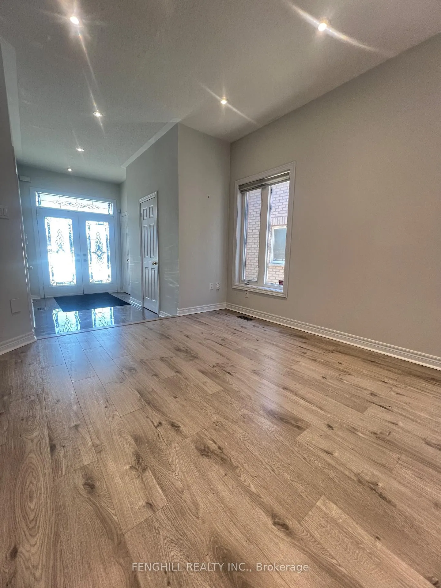 Photo 4 of 78 Autumn Hill Boulevard, Vaughan, Patterson — HOMEH