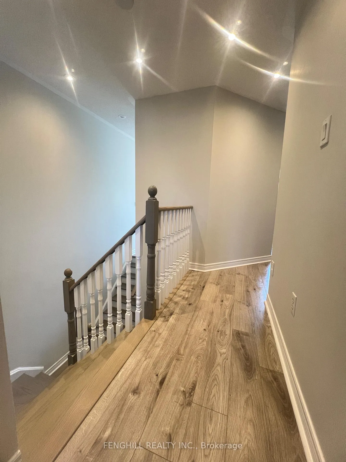 Photo 17 of 78 Autumn Hill Boulevard, Vaughan, Patterson — HOMEH