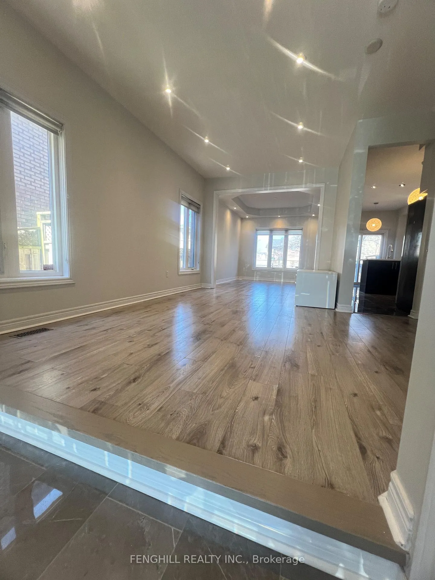 Photo 19 of 78 Autumn Hill Boulevard, Vaughan, Patterson — HOMEH