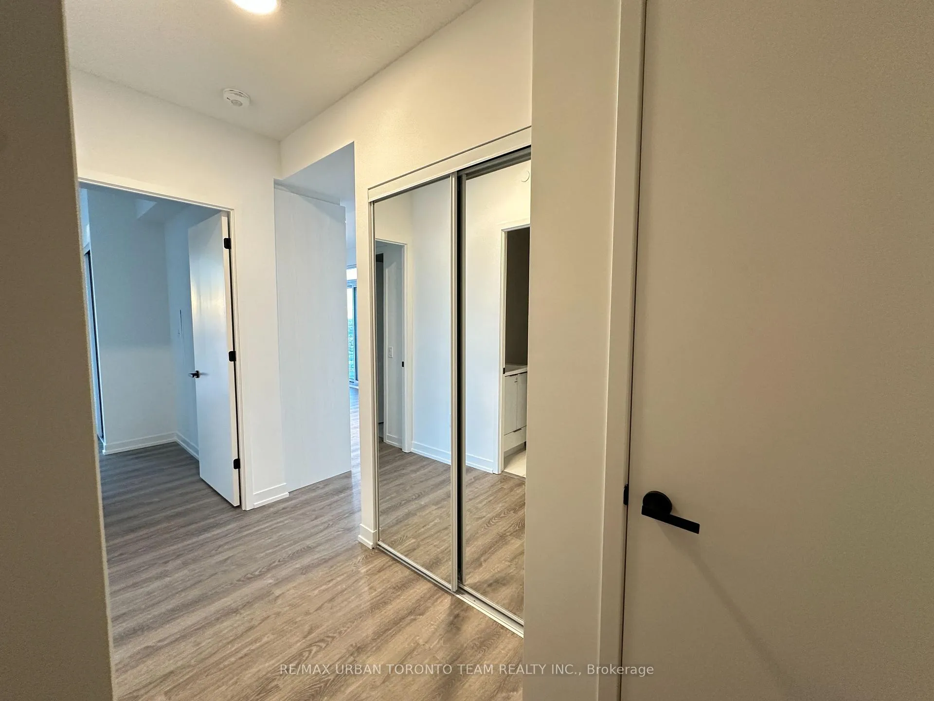 Photo 13 of Unit 4102, 8 Interchange Way, Vaughan, Vaughan Corporate Centre — HOMEH