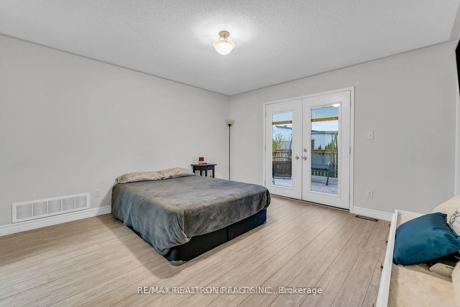 Photo 6 of 7 Margaret Drive, Barrie, East Bayfield — HOMEH