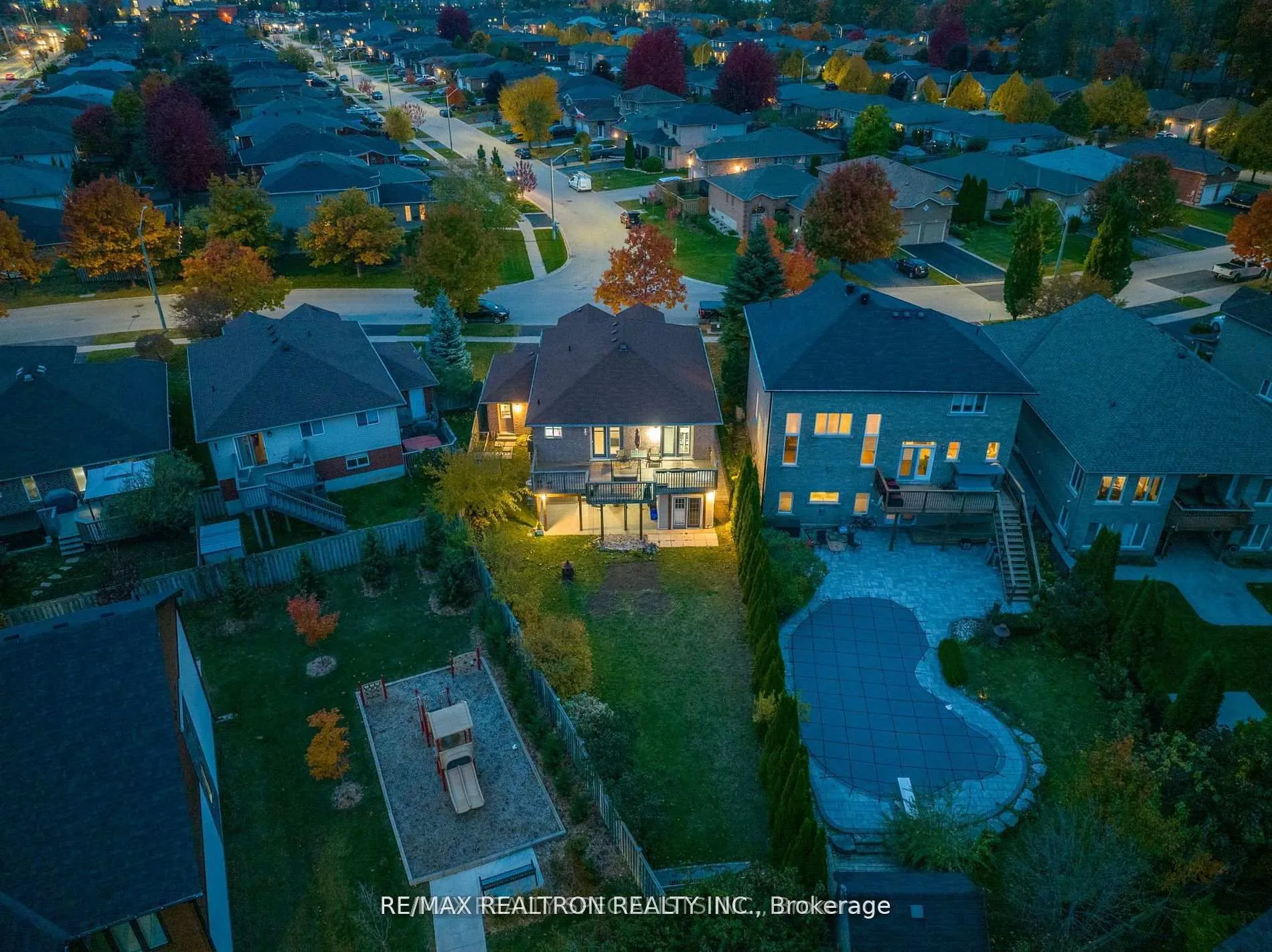 Photo 12 of 7 Margaret Drive, Barrie, East Bayfield — HOMEH