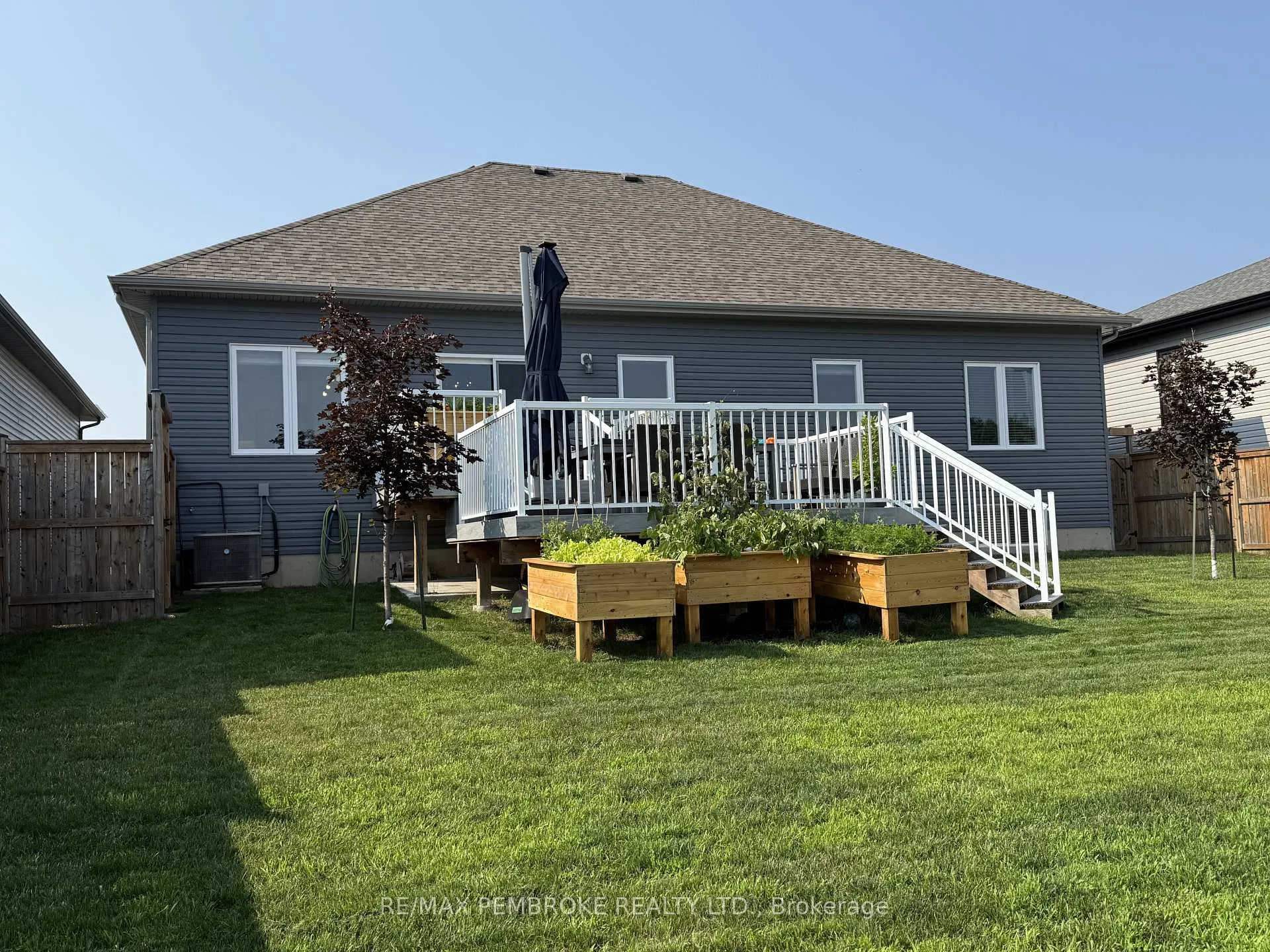 Photo 2 of 67 Noble Crescent, Petawawa — HOMEH
