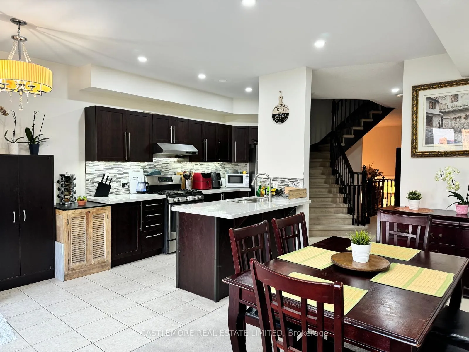 Photo 4 of 66 Harpreet Circle, Etobicoke, West Humber-Clairville — HOMEH