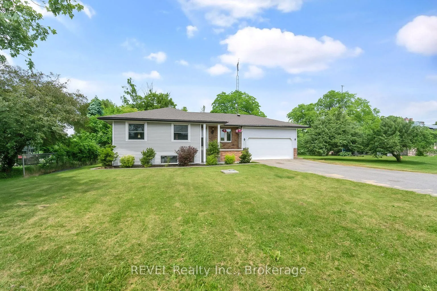 Front of 60826 Regional Road 27