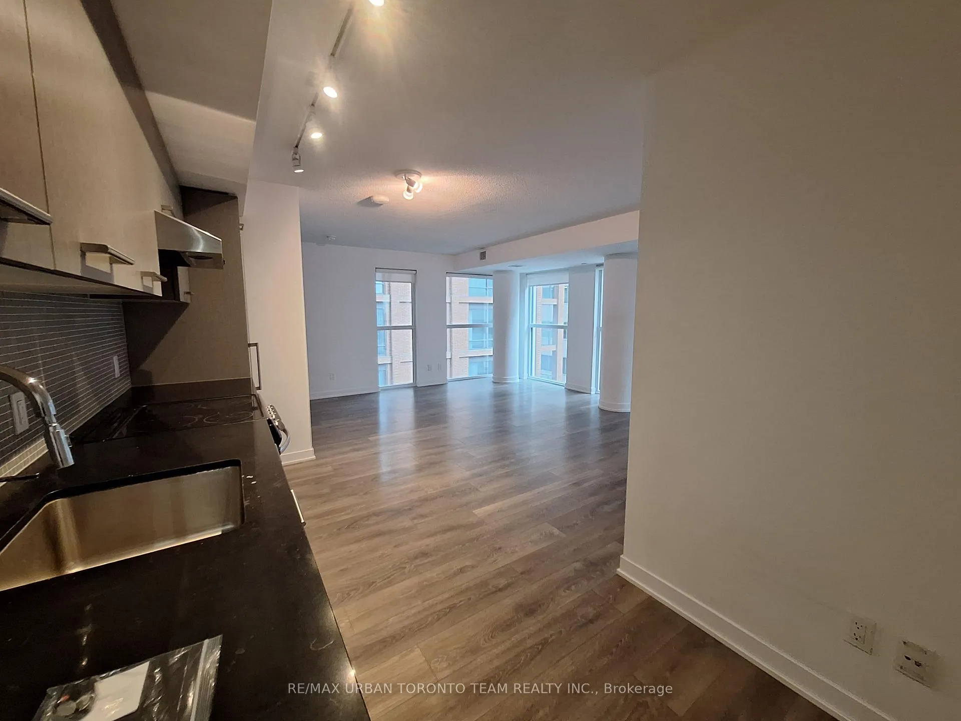 Photo 5 of Unit 817, 87 Peter Street, Toronto, Waterfront Communities — HOMEH