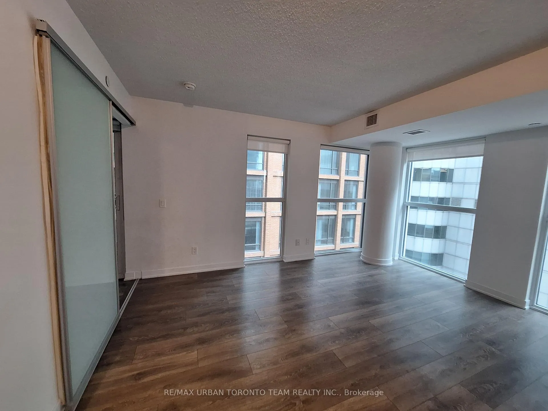 Photo 6 of Unit 817, 87 Peter Street, Toronto, Waterfront Communities — HOMEH