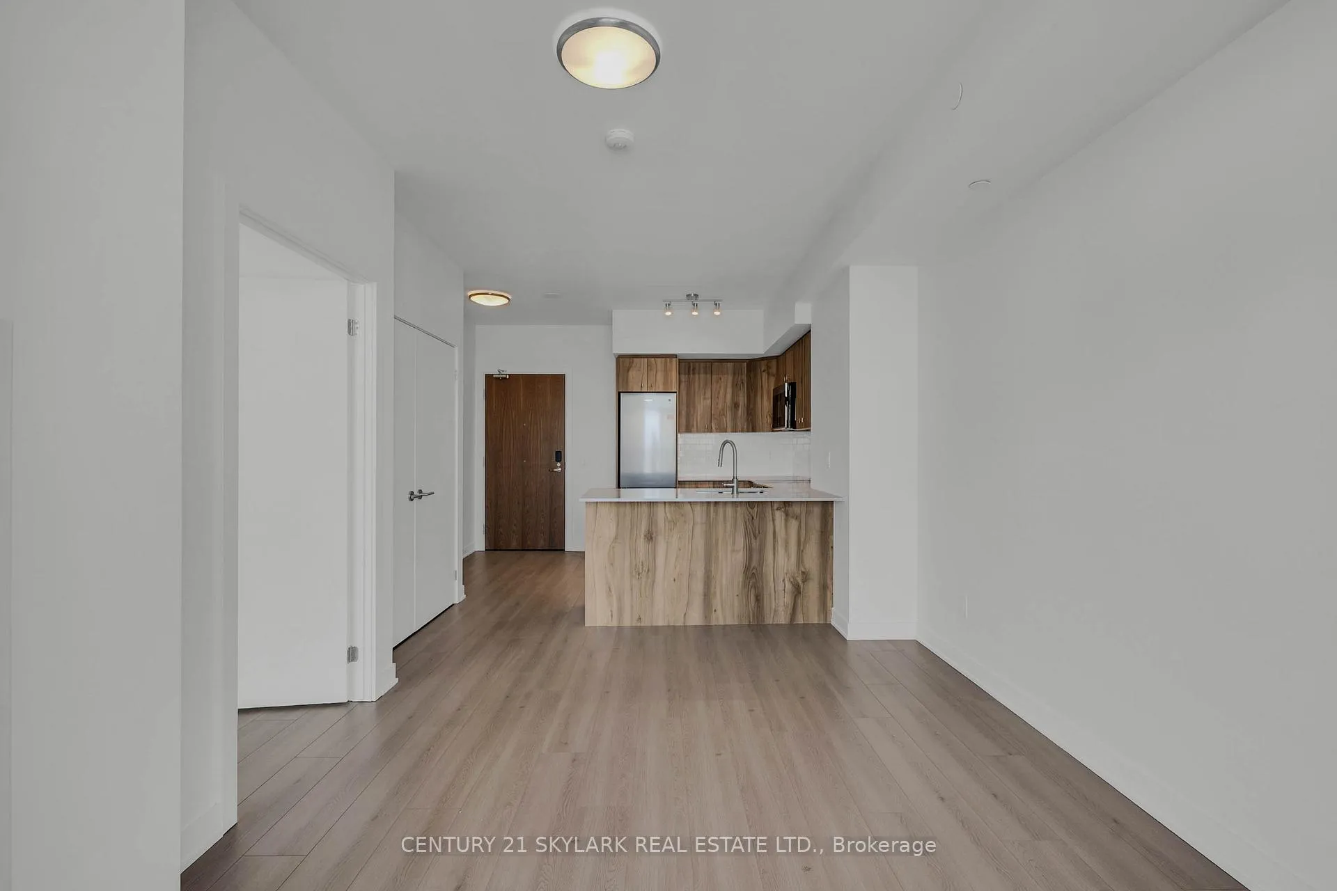 Photo 4 of Unit 3011, 25 Wellington Street, Kitchener — HOMEH