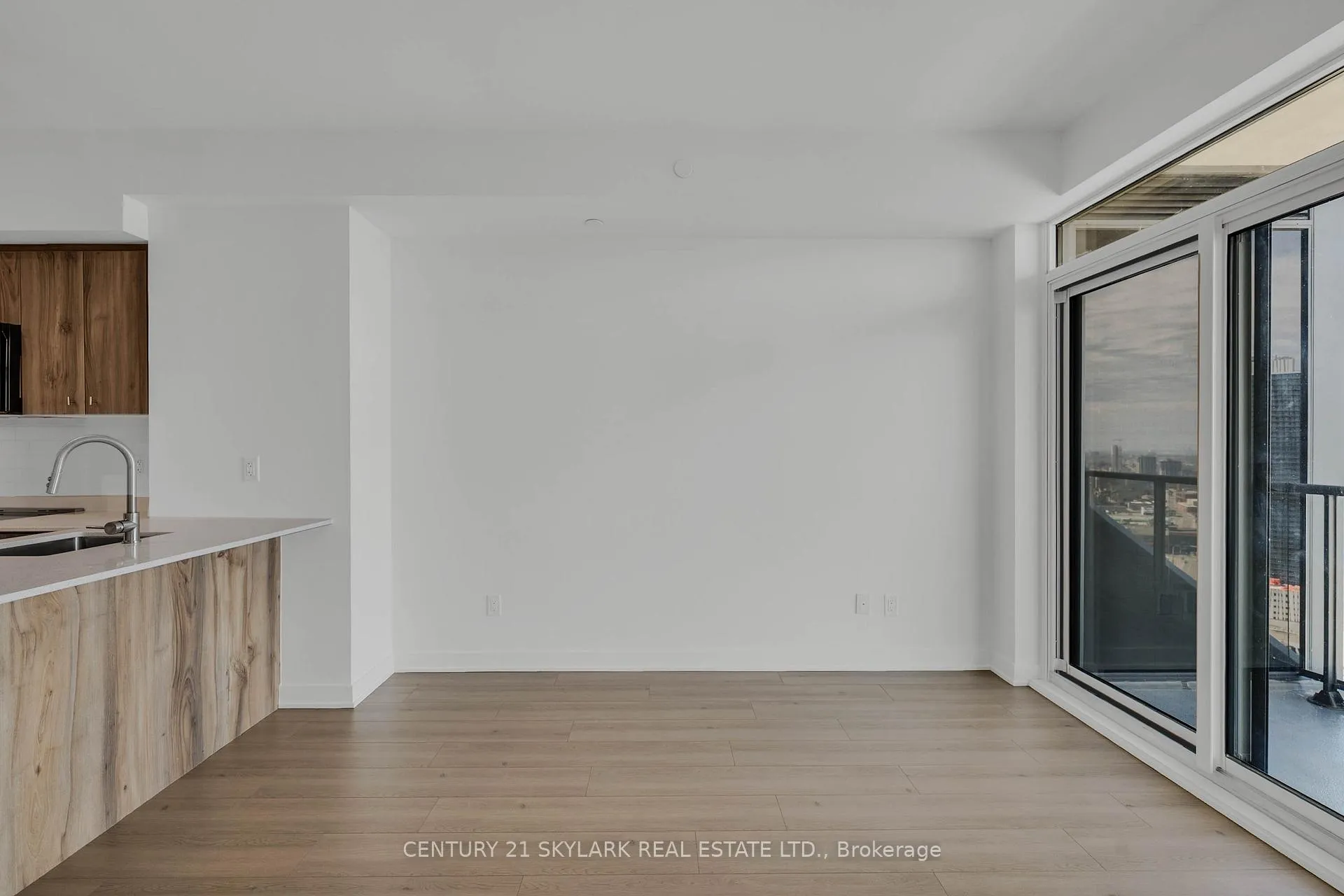 Photo 5 of Unit 3011, 25 Wellington Street, Kitchener — HOMEH