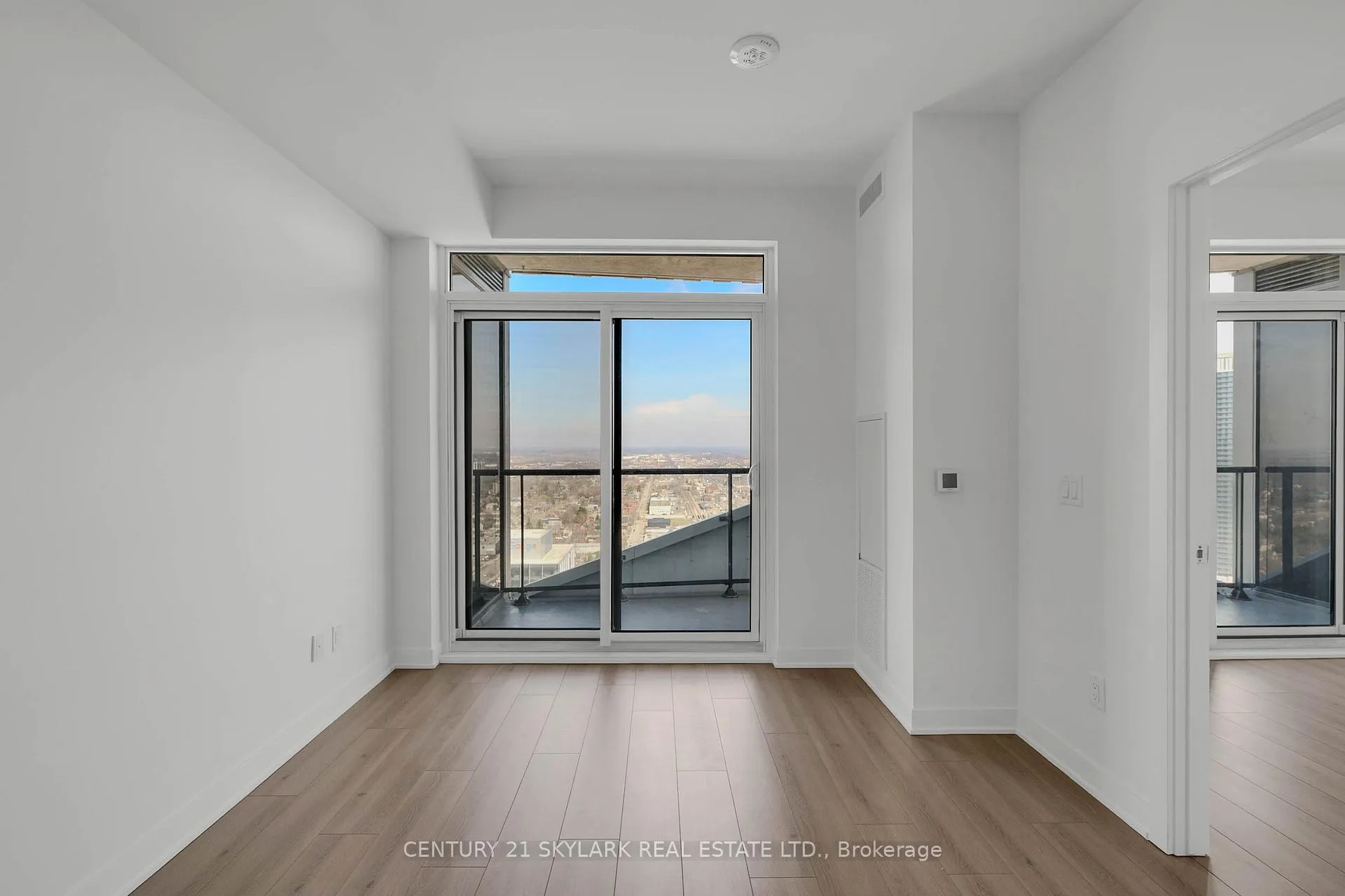 Photo 6 of Unit 3011, 25 Wellington Street, Kitchener — HOMEH