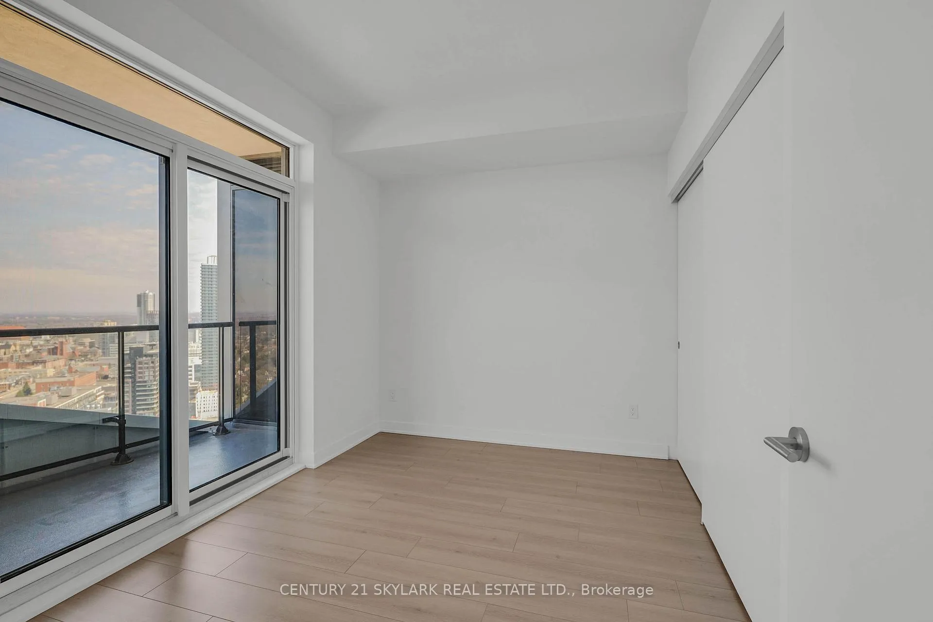 Photo 9 of Unit 3011, 25 Wellington Street, Kitchener — HOMEH