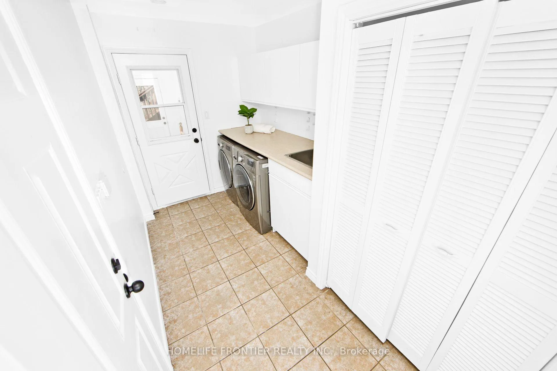Photo 16 of 326 Little Avenue, Barrie, Painswick North — HOMEH