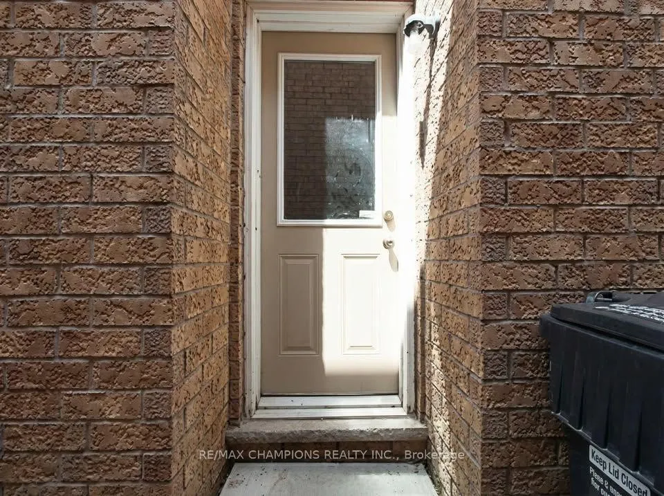 Photo 6 of 45 Iceberg Trail, Brampton, Sandringham-Wellington — HOMEH