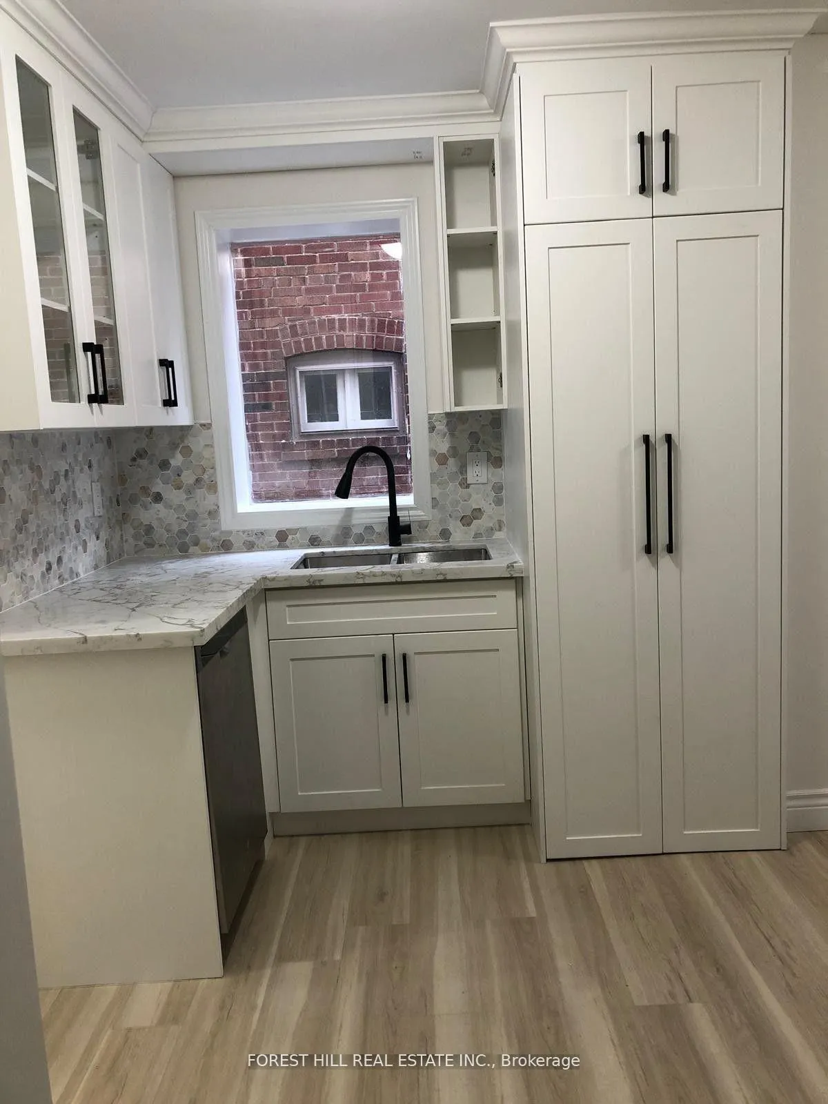 Photo 4 of 14 Leith Place, Toronto, Bedford Park-Nortown — HOMEH