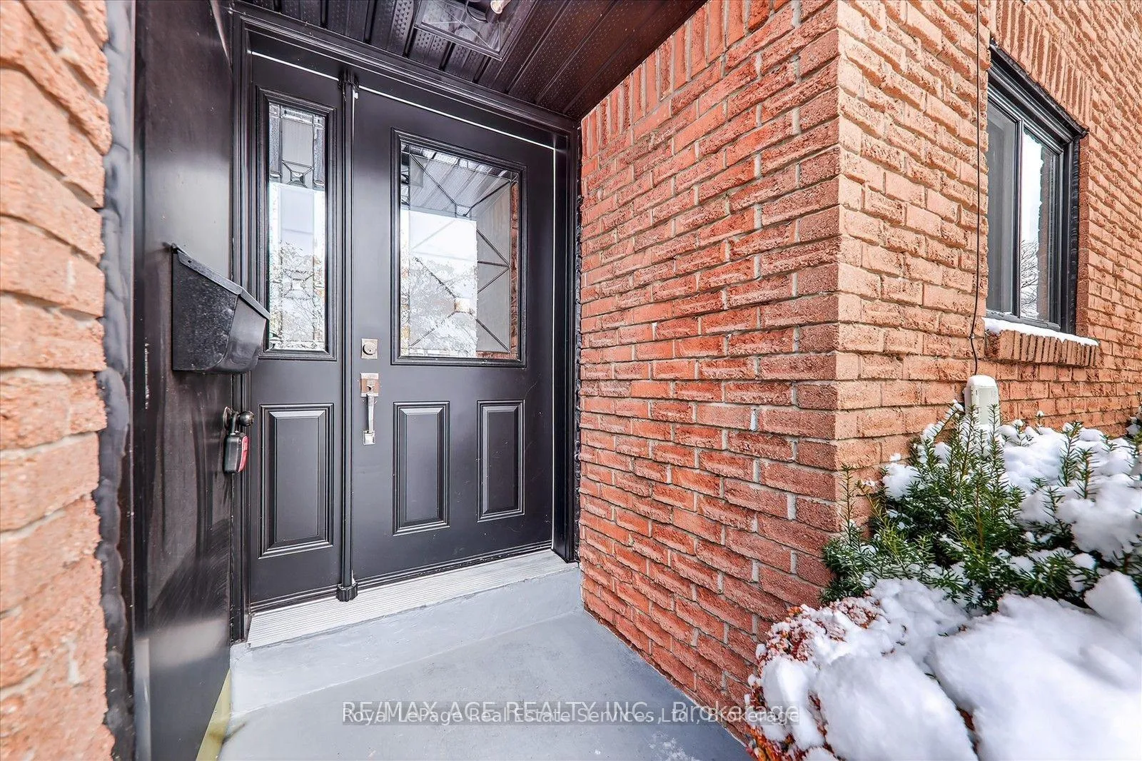 Photo 2 of 100 Brimwood Boulevard, Scarborough, Agincourt North — HOMEH