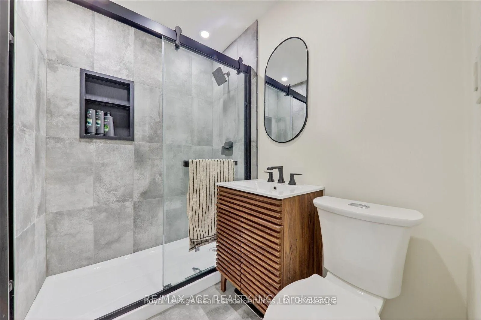 Photo 21 of 100 Brimwood Boulevard, Scarborough, Agincourt North — HOMEH