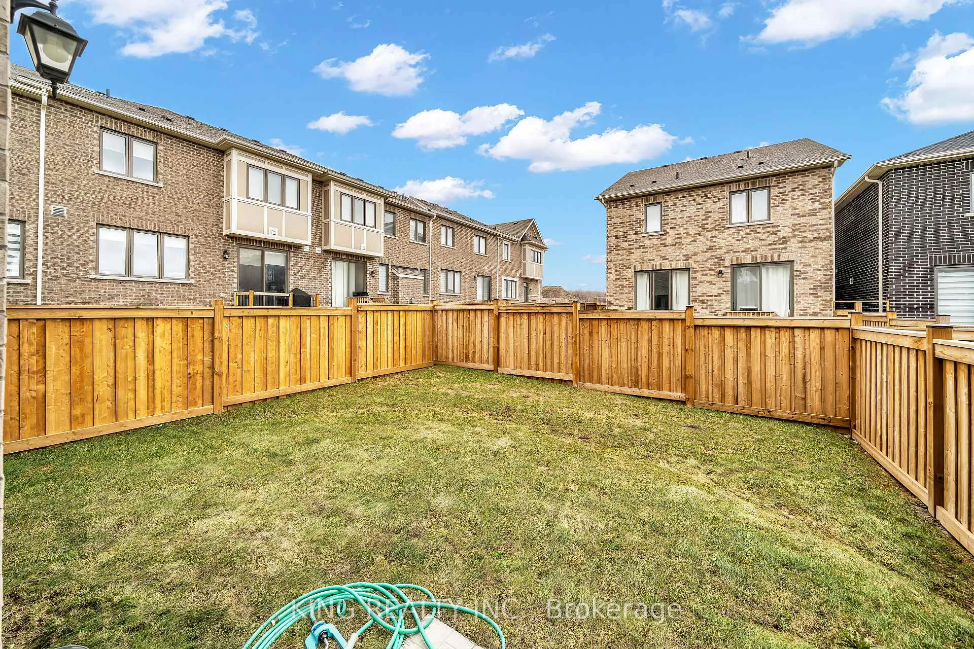 Photo 5 of 1432 Waterthrush Lane, Pickering, Rural Pickering — HOMEH