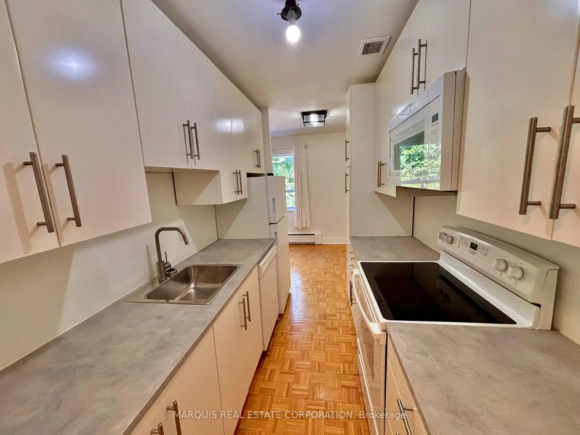 Photo 4 of Unit 202, 109 Beech Avenue, Toronto, The Beaches — HOMEH
