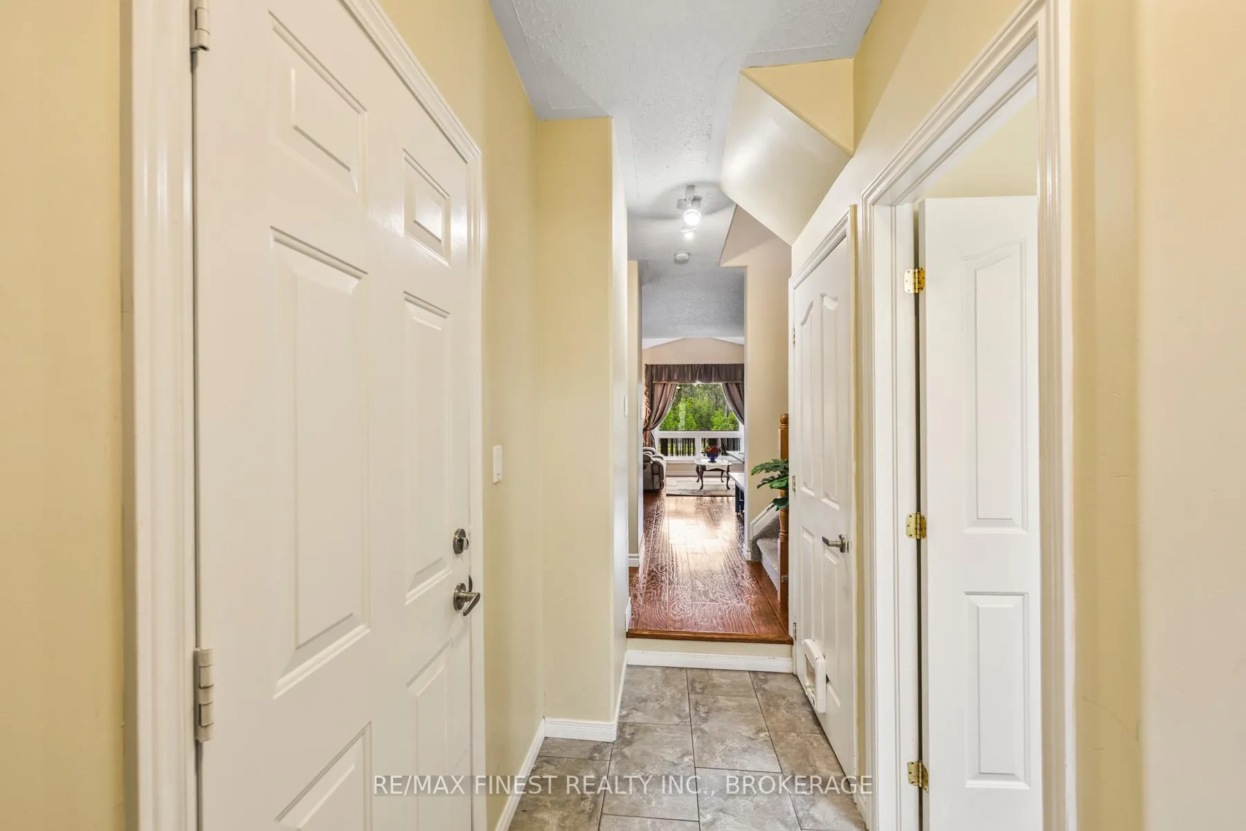 Photo 4 of 1281 Juniper Drive, Kingston, City Northwest — HOMEH