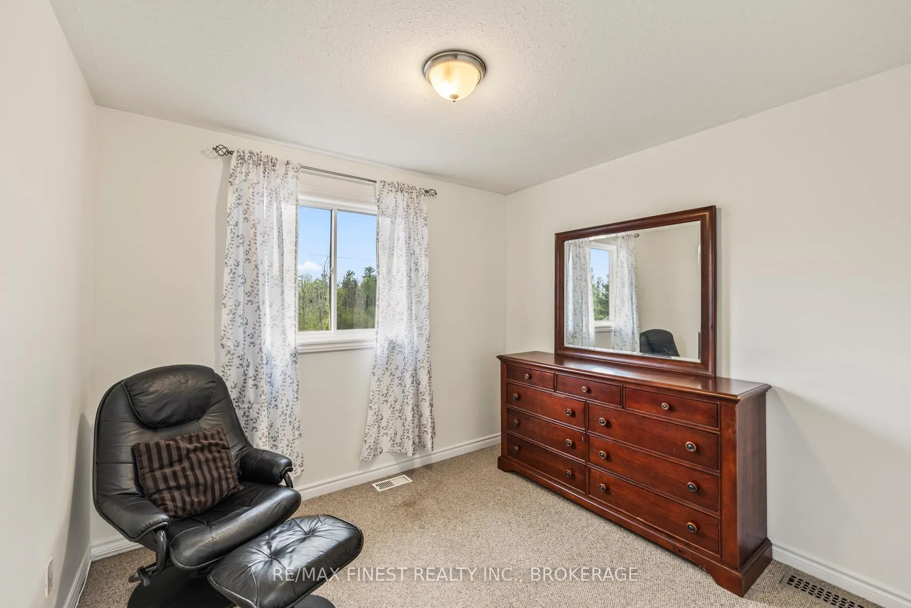 Photo 16 of 1281 Juniper Drive, Kingston, City Northwest — HOMEH