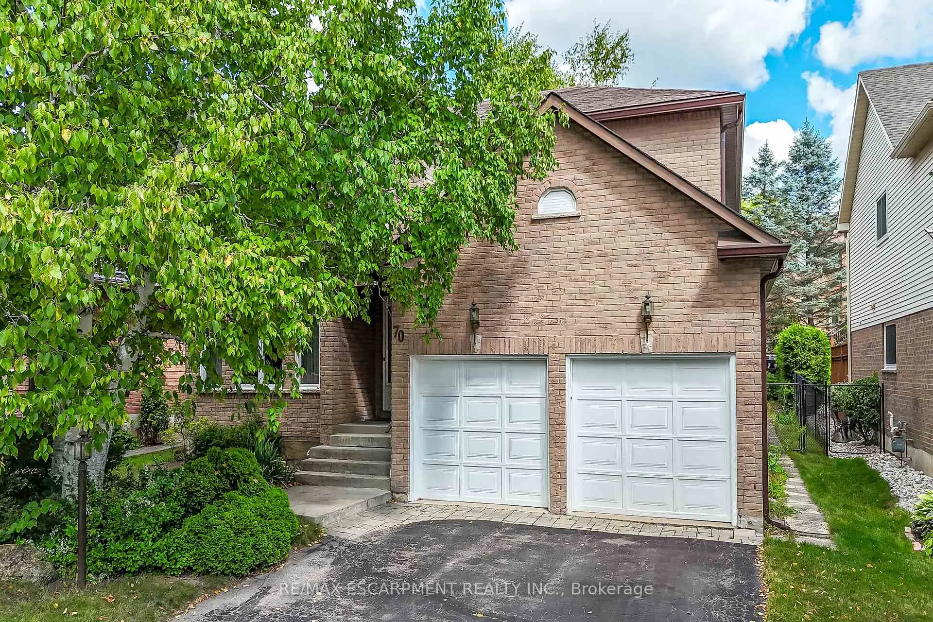Photo 1 of 70 Golfview Crescent, Hamilton, Dundas — HOMEH