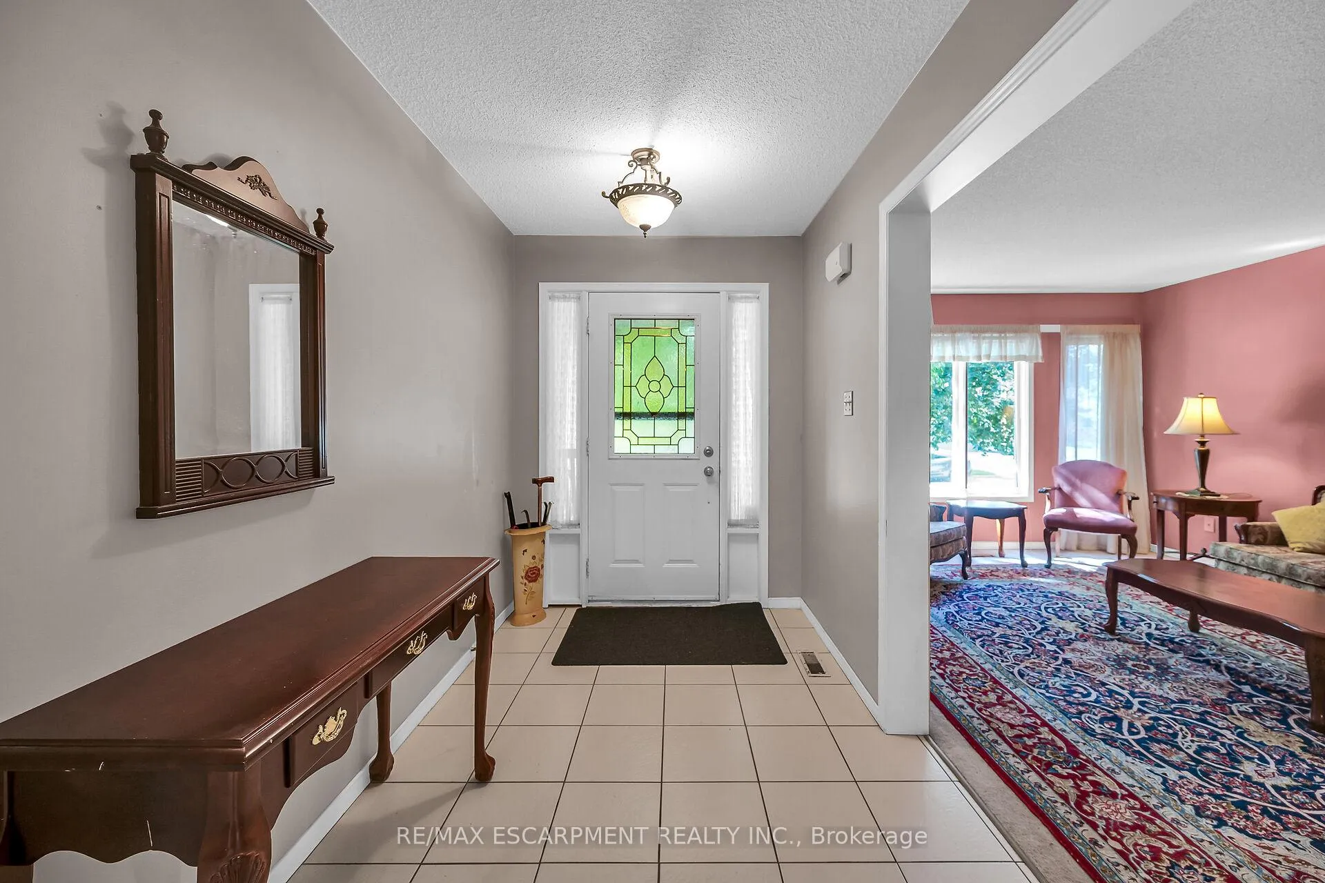Photo 4 of 70 Golfview Crescent, Hamilton, Dundas — HOMEH