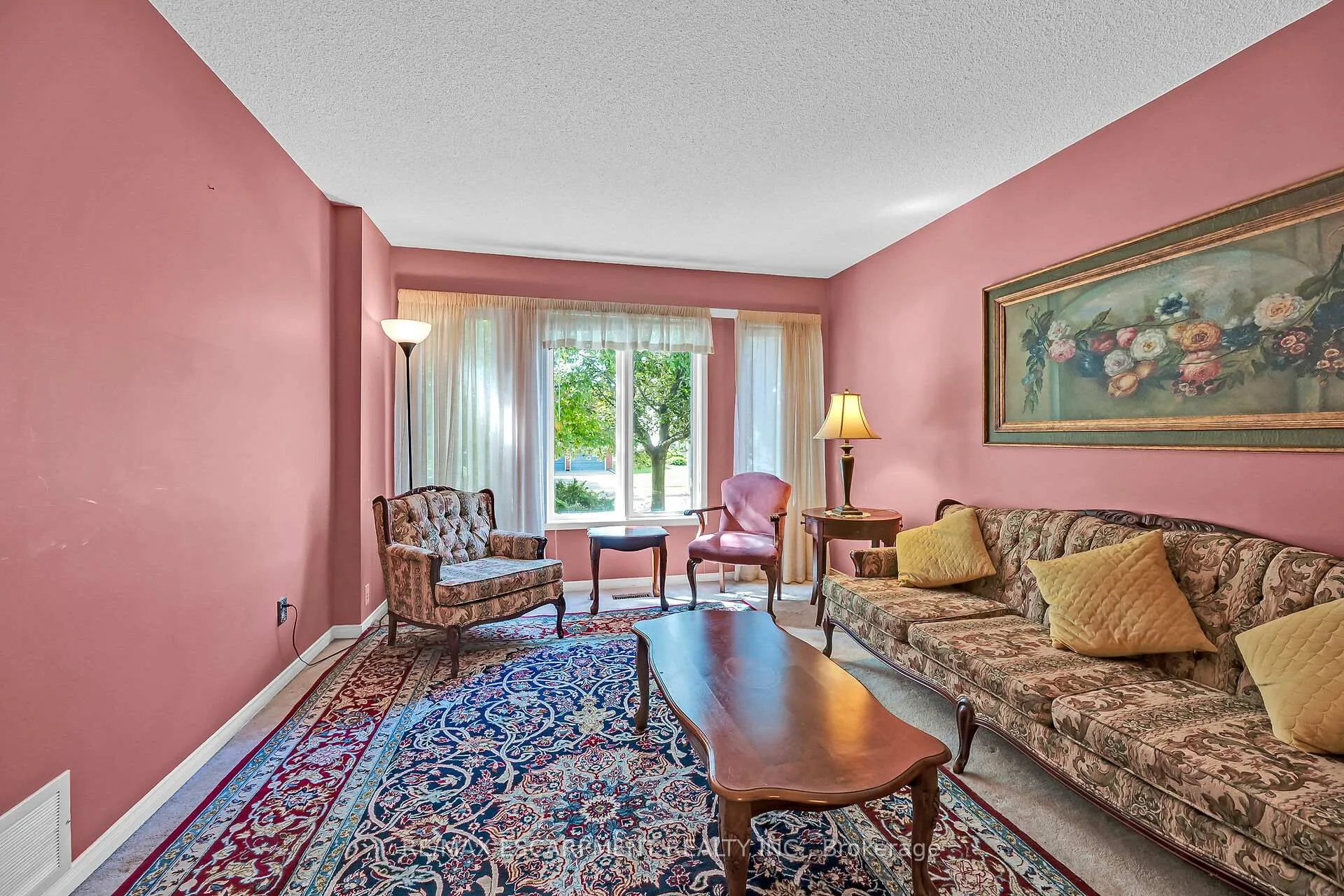Photo 6 of 70 Golfview Crescent, Hamilton, Dundas — HOMEH