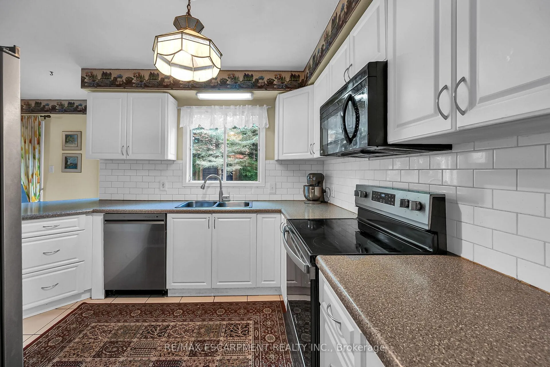 Photo 14 of 70 Golfview Crescent, Hamilton, Dundas — HOMEH