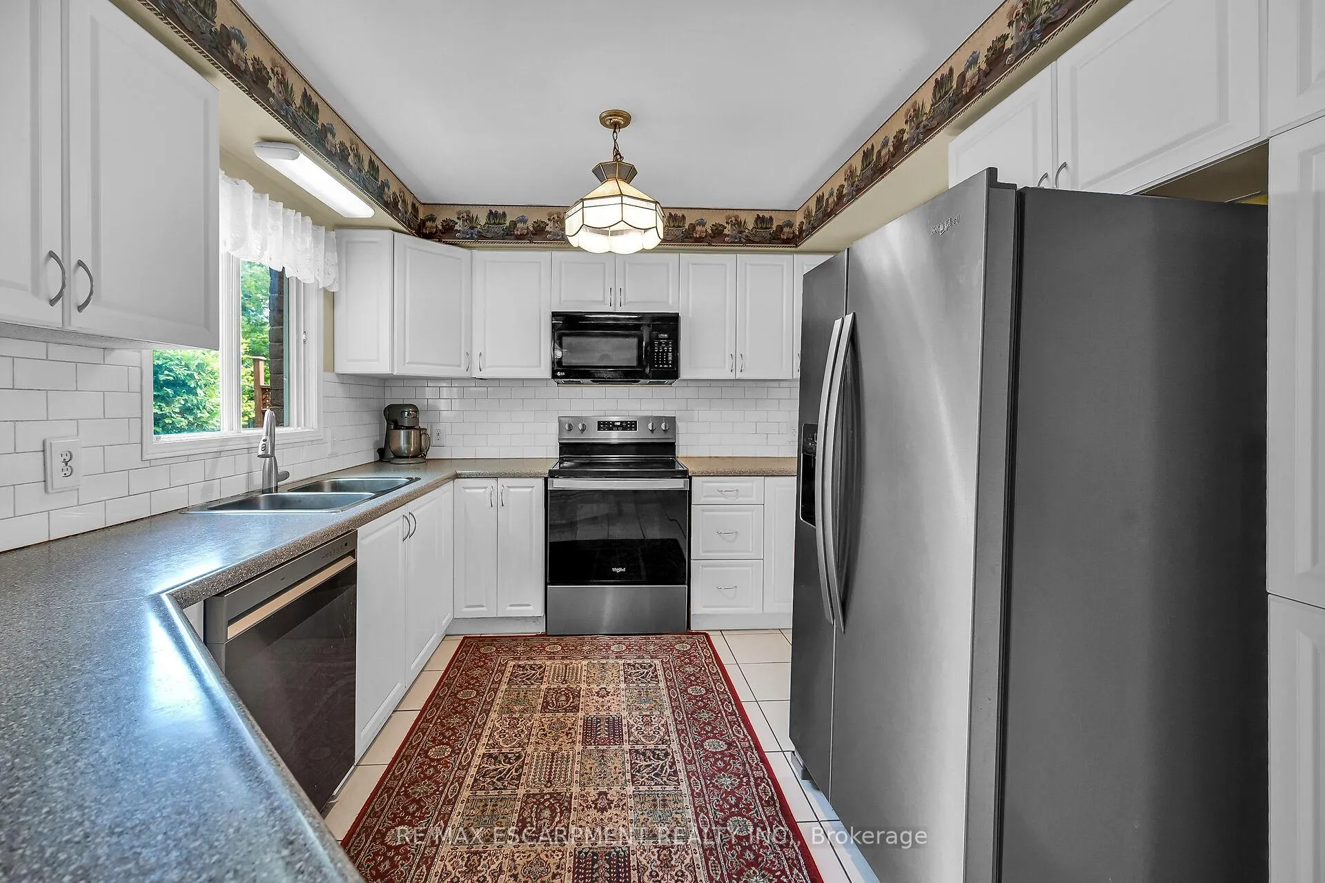 Photo 18 of 70 Golfview Crescent, Hamilton, Dundas — HOMEH