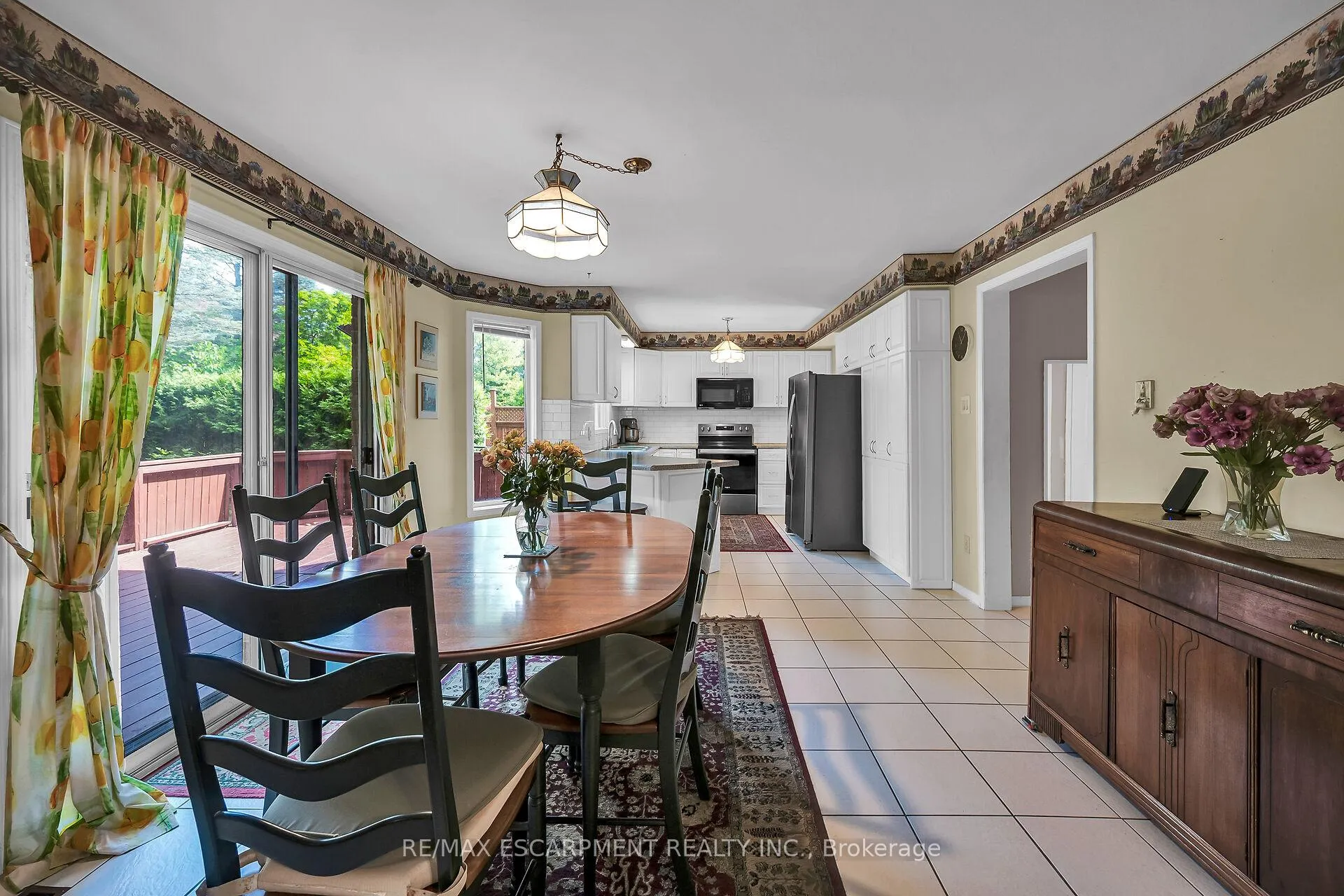 Photo 19 of 70 Golfview Crescent, Hamilton, Dundas — HOMEH