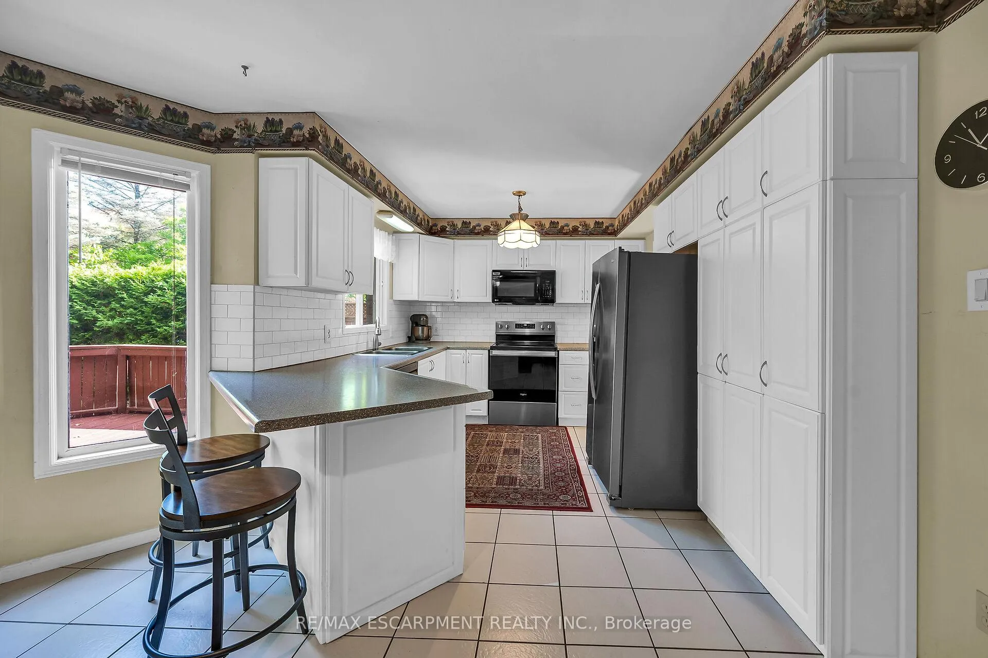 Photo 20 of 70 Golfview Crescent, Hamilton, Dundas — HOMEH