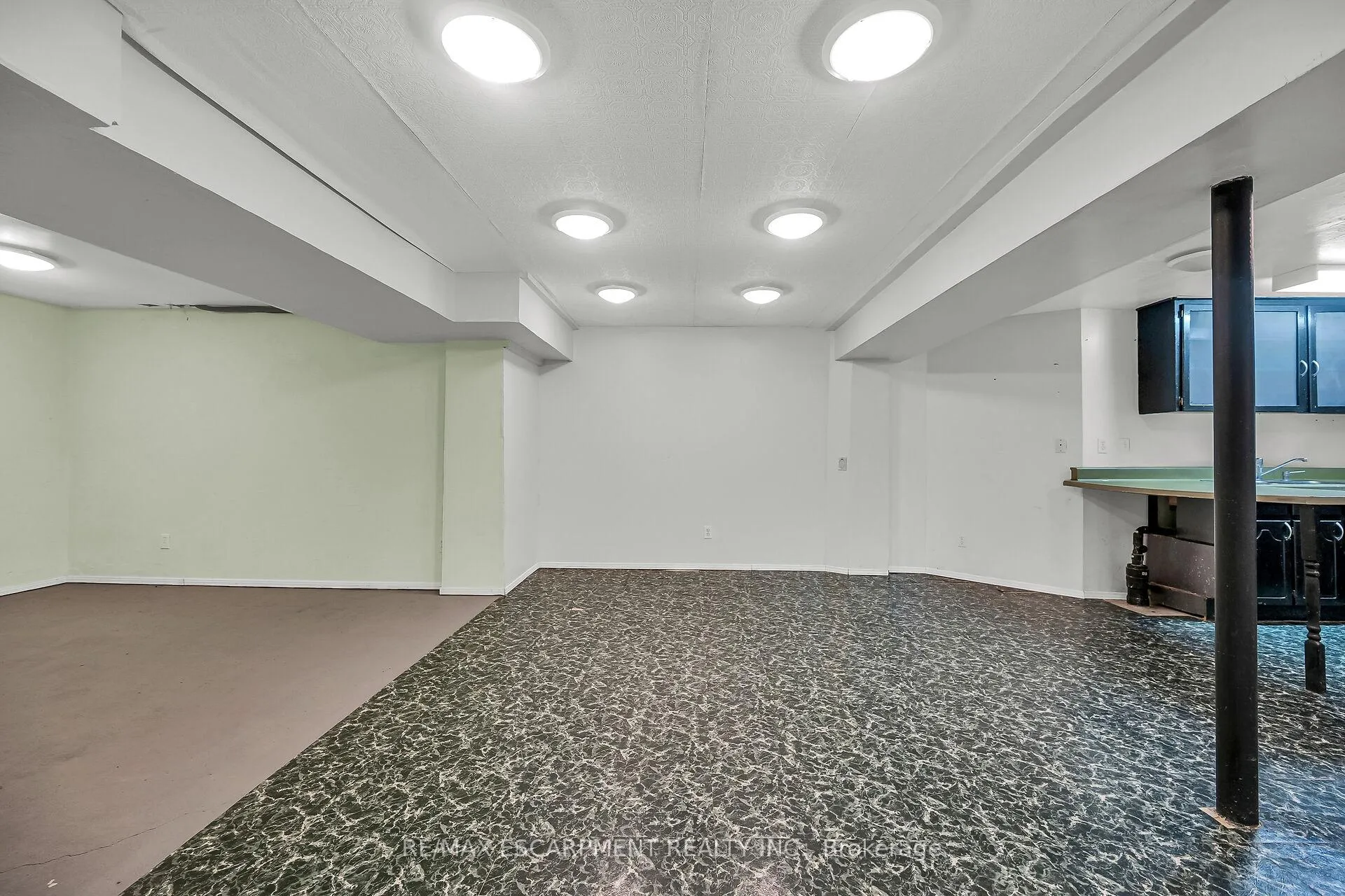 Photo 36 of 70 Golfview Crescent, Hamilton, Dundas — HOMEH