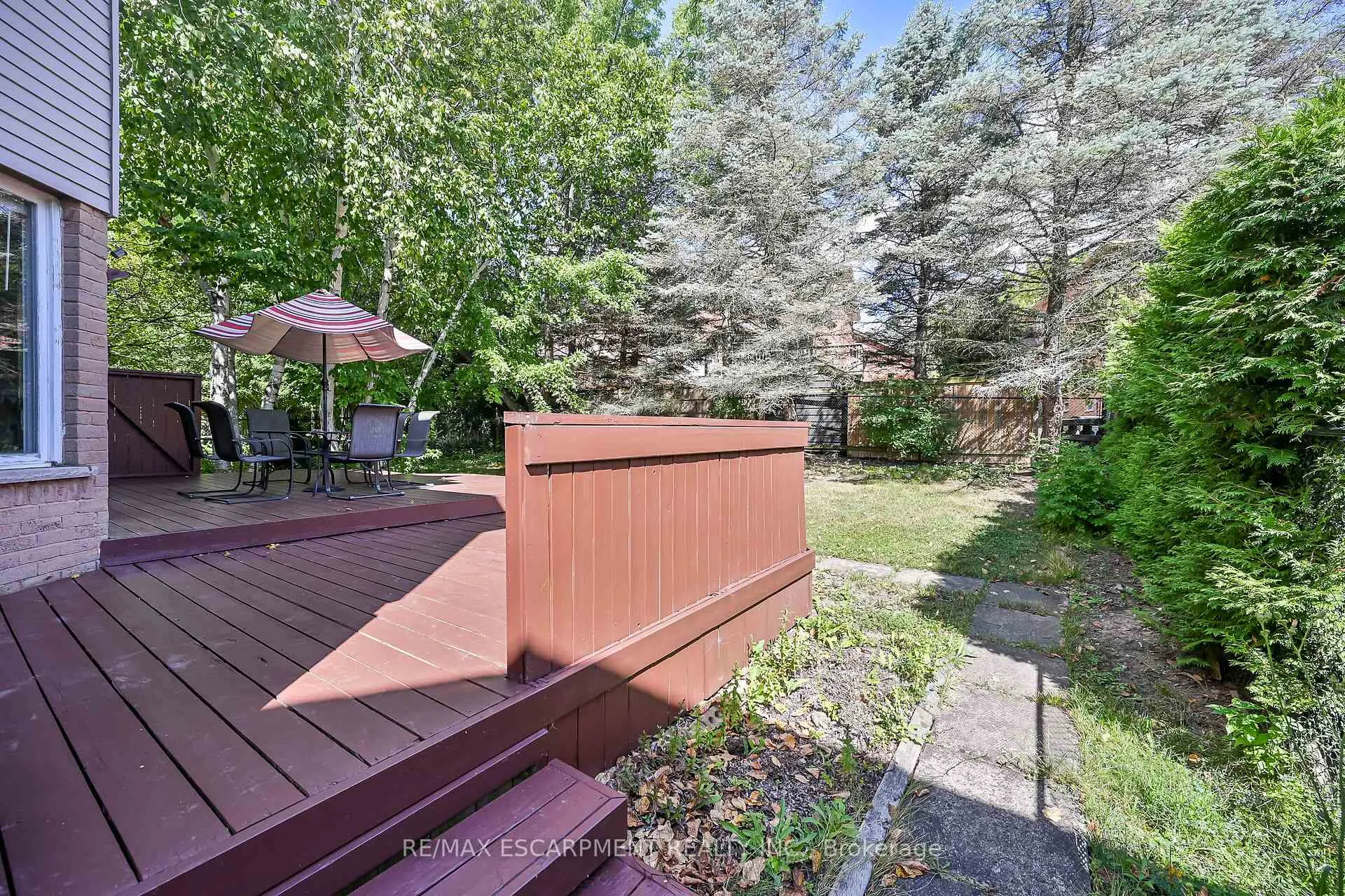 Photo 42 of 70 Golfview Crescent, Hamilton, Dundas — HOMEH