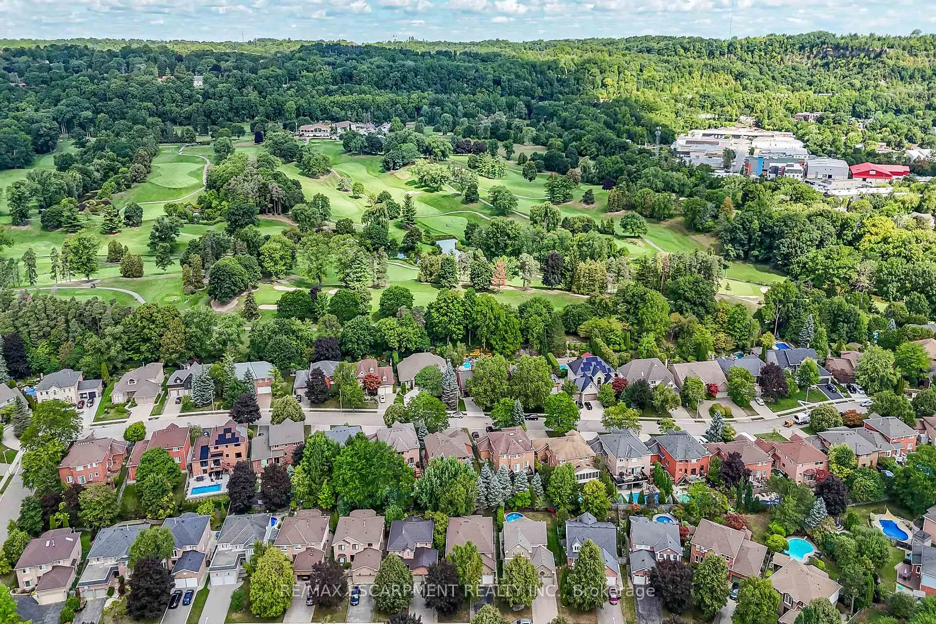 Photo 49 of 70 Golfview Crescent, Hamilton, Dundas — HOMEH