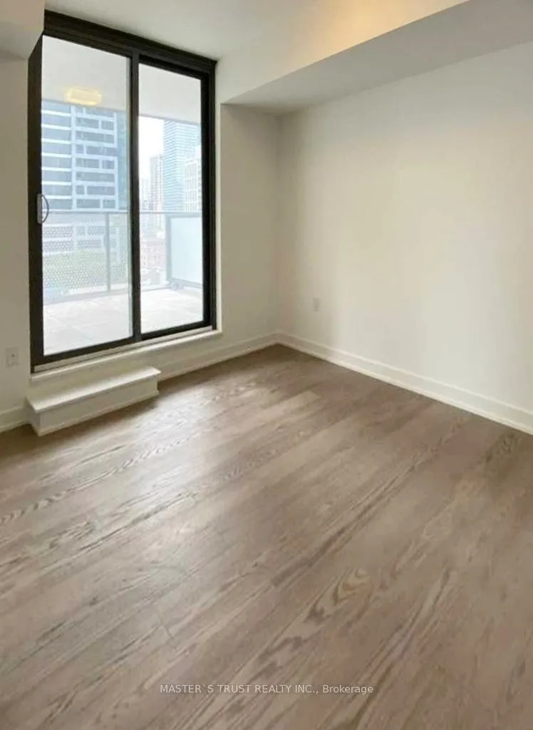 Photo 5 of Unit 808, 11 Wellesley Street W, Toronto, Bay Street Corridor — HOMEH